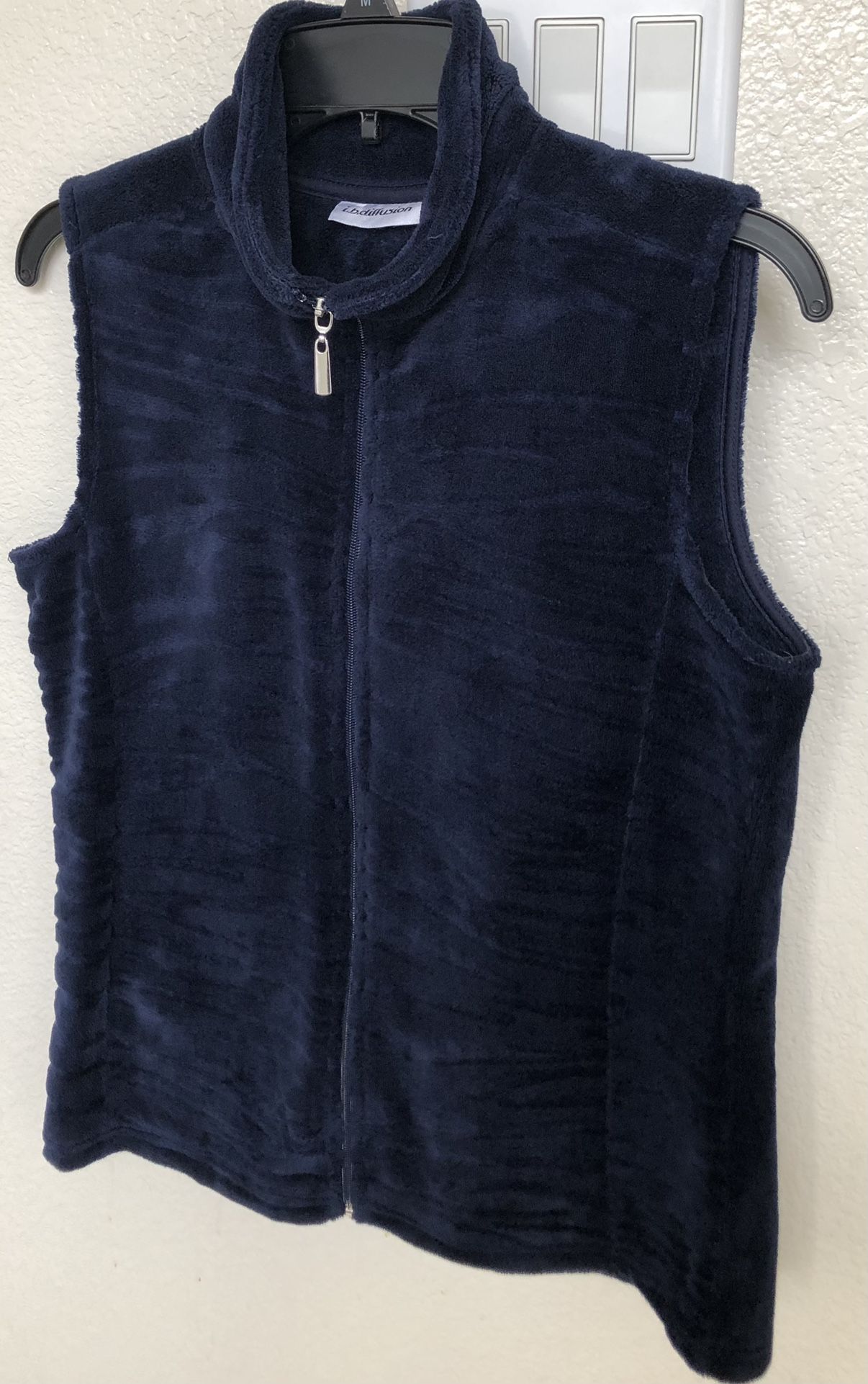 Women’s Velour Sweater Vest
