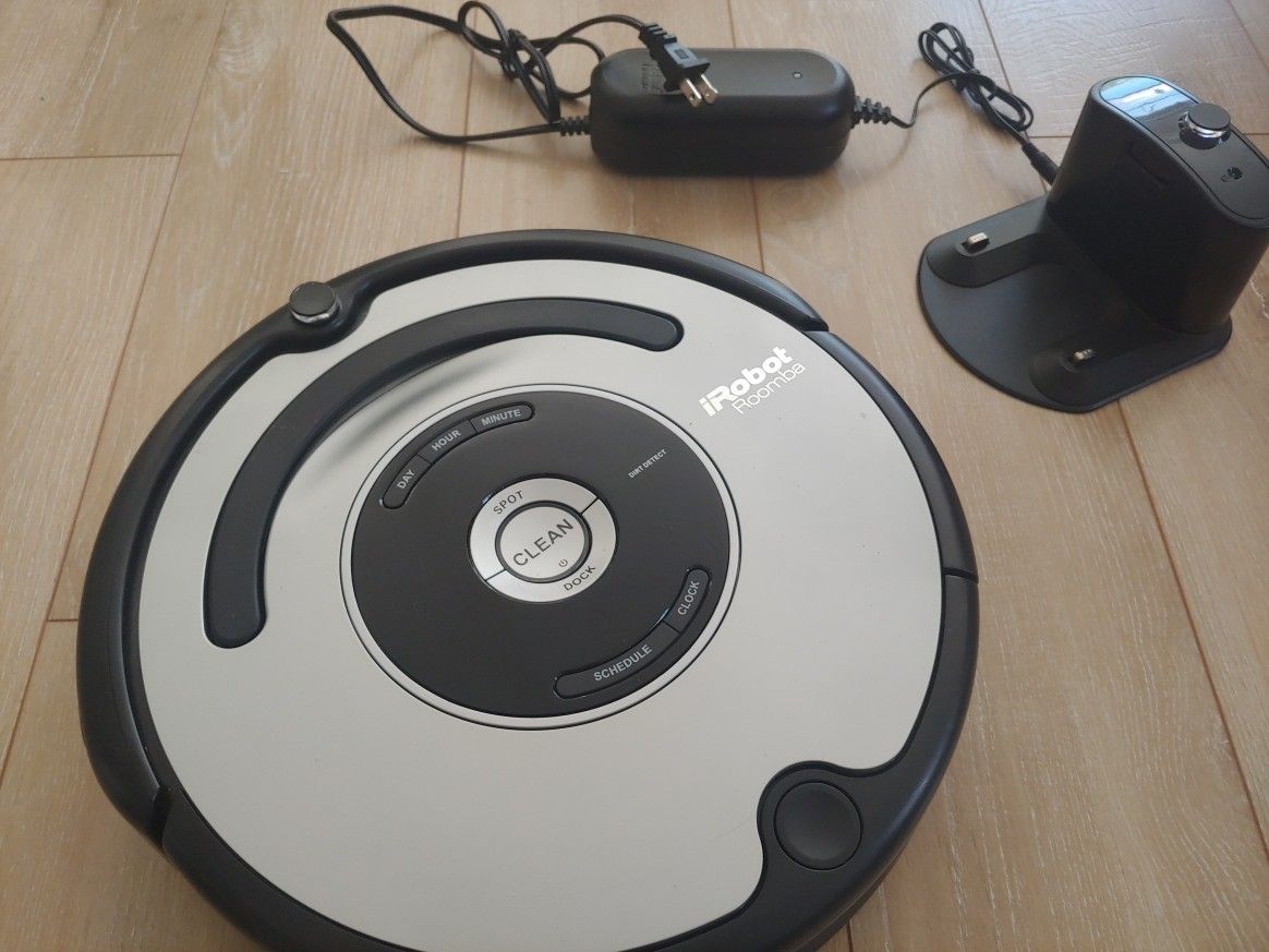 IRobot Roomba 677 Vacuum