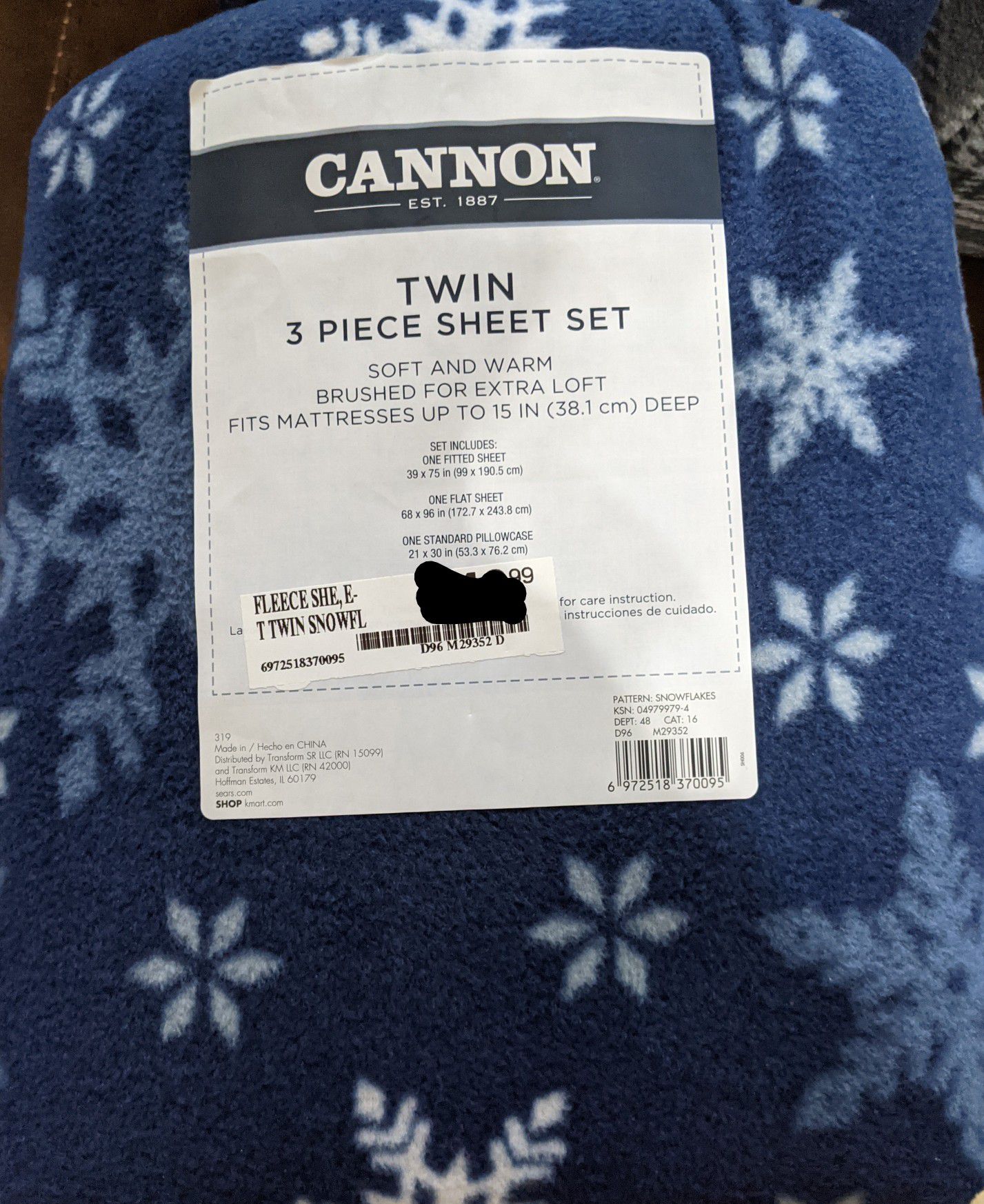 Fleece Sheets, Blankets, Pillow case.