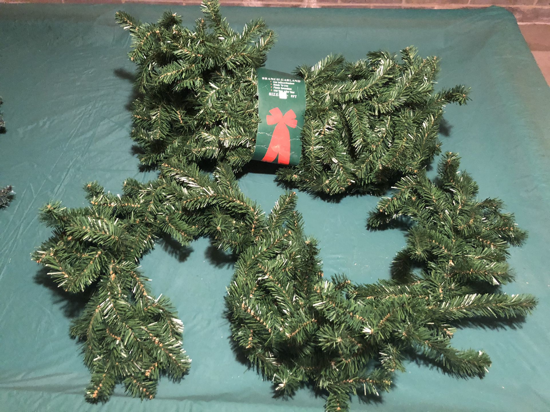 Crafting Supplies for Christmas Wreaths & Holiday Garlands