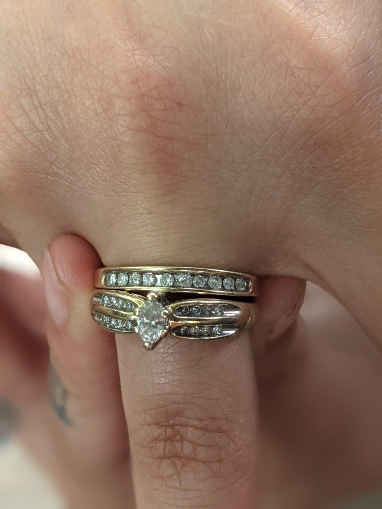 Engagment Ring Set 10k Gold Real. 5carat Diamonds
