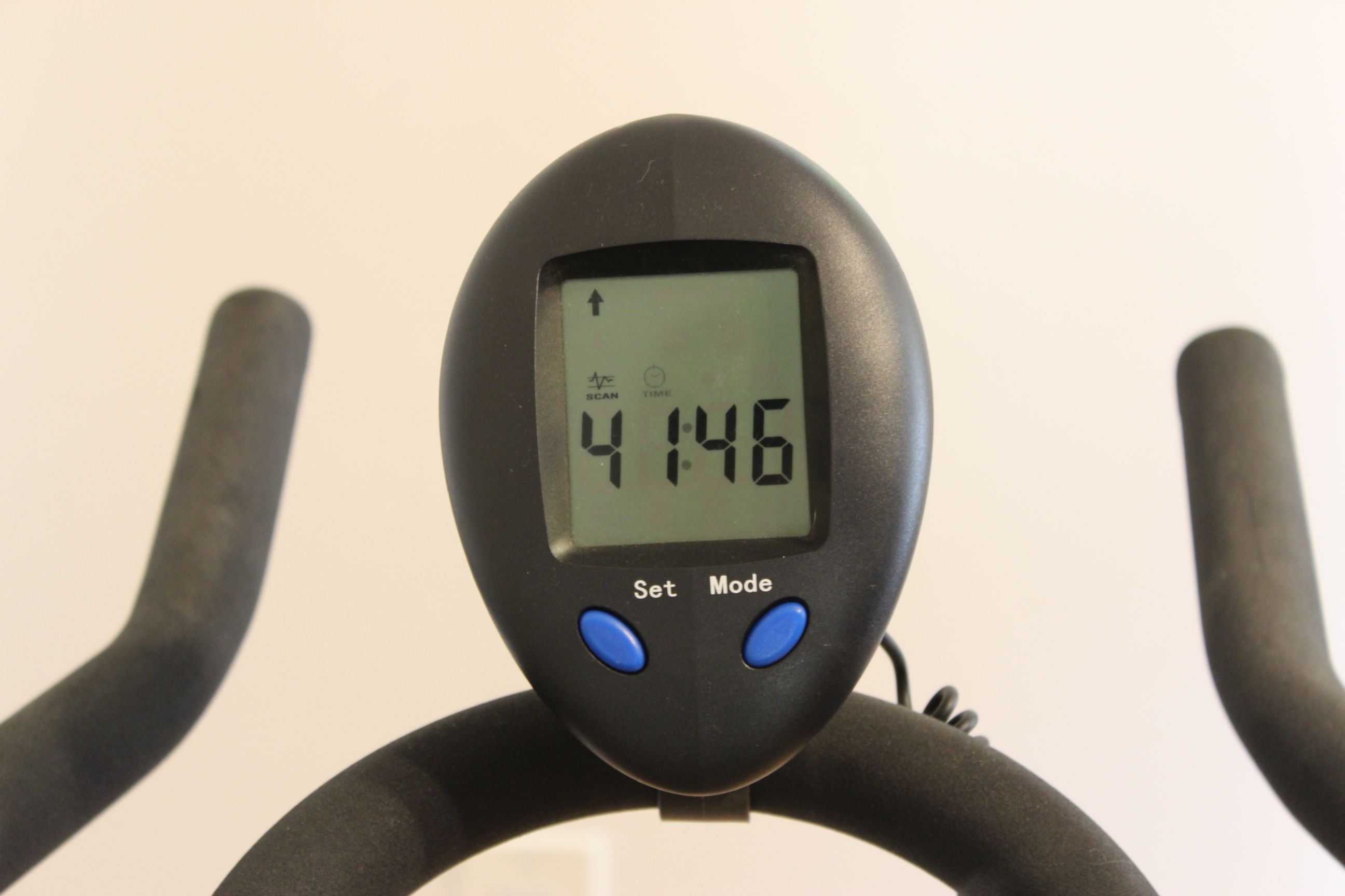 Gold's Gym Cycle Trainer 310 Spin Bike Stationary Indoor Upright Exercise Workout Cycling