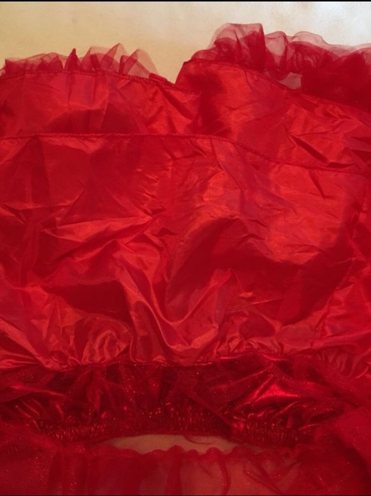 RED TULLE PETTICOAT 1-Layer Petticoat Small-medium Halloween costumes