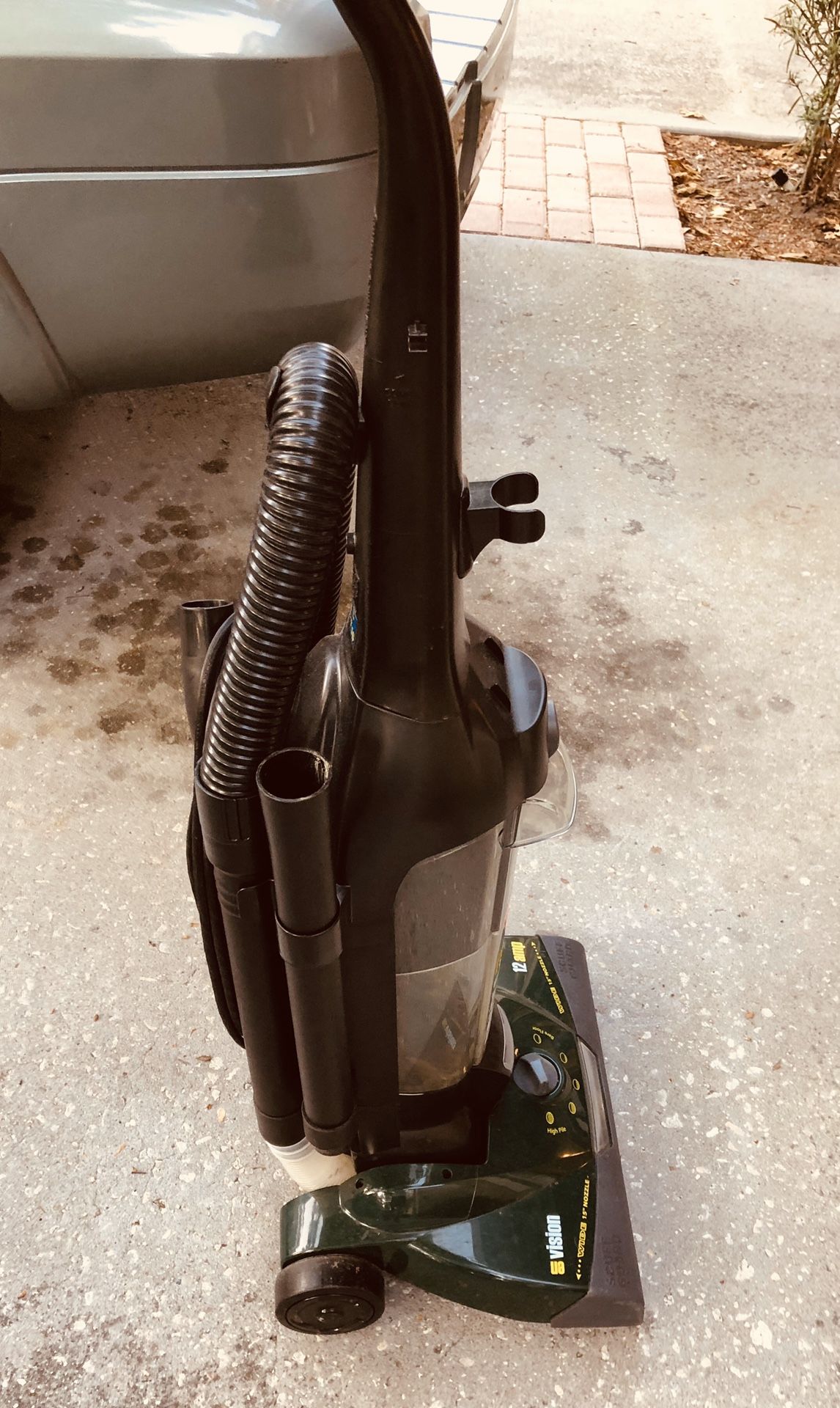 Vacuum Cleaner/Dirt Devil Envision Wide Glide Promotion 35 for Sale