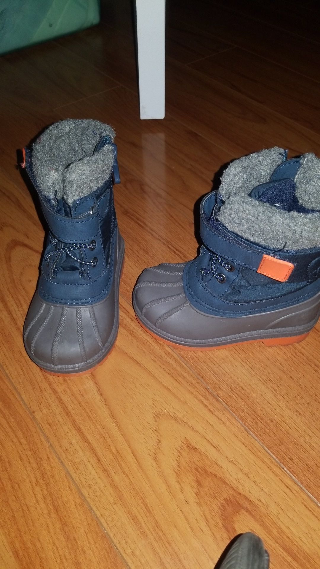 Toddler size 6 snow boots