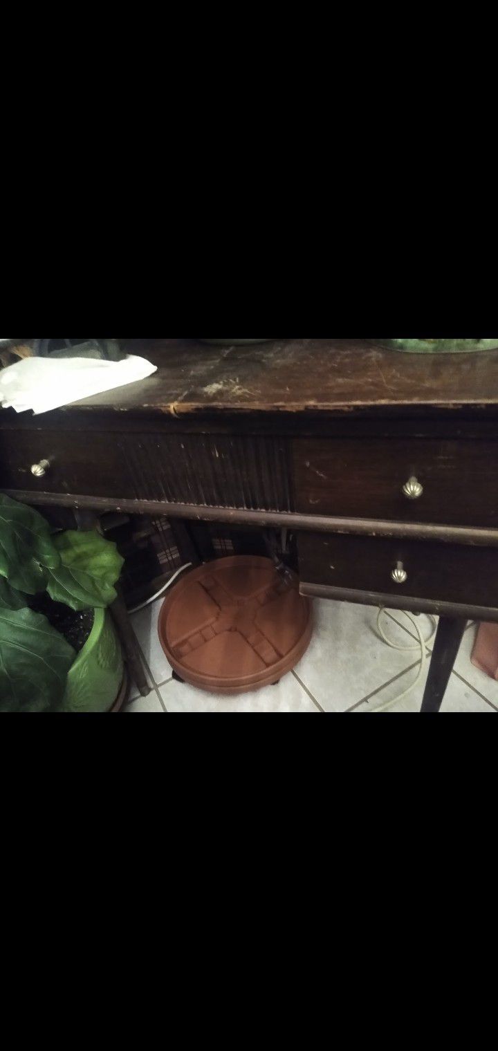 Vintage Sewing Machine And Cabinet