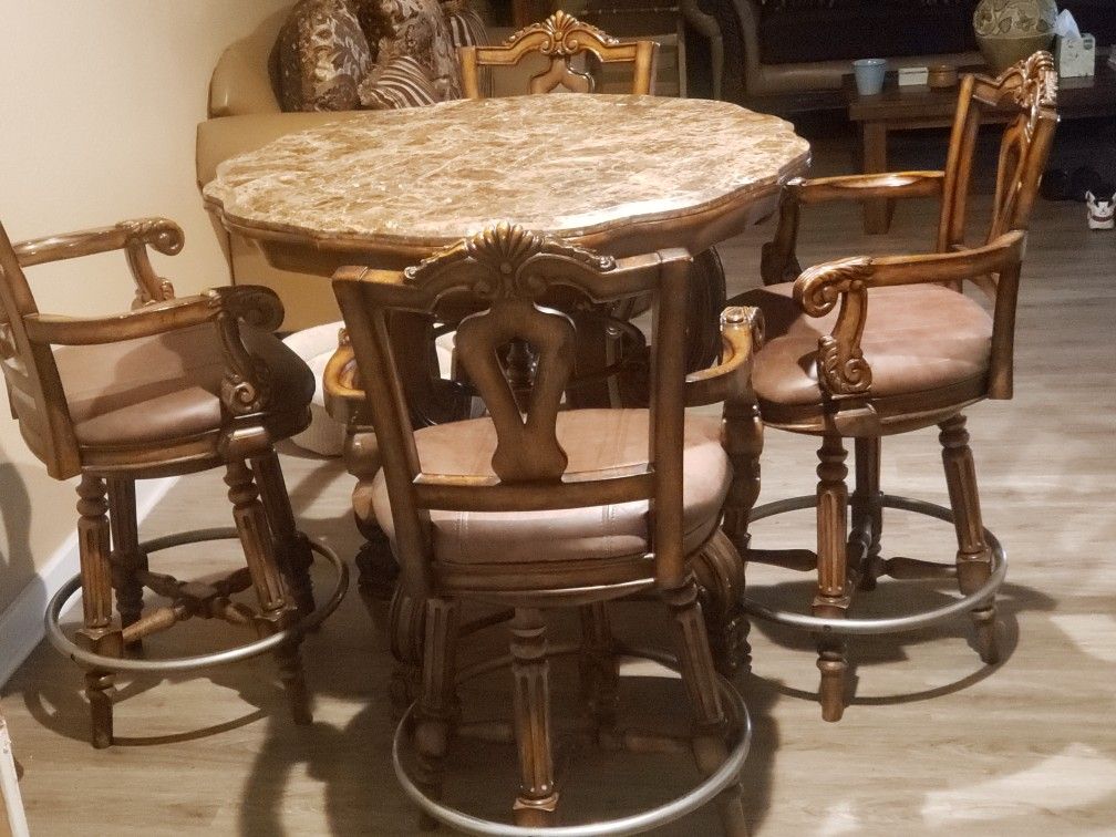 North Shore Chairs and table set