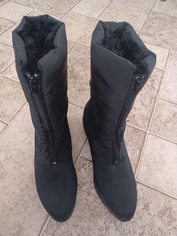 Women's Mid Calf Winter Boots Size 11 Thumbnail