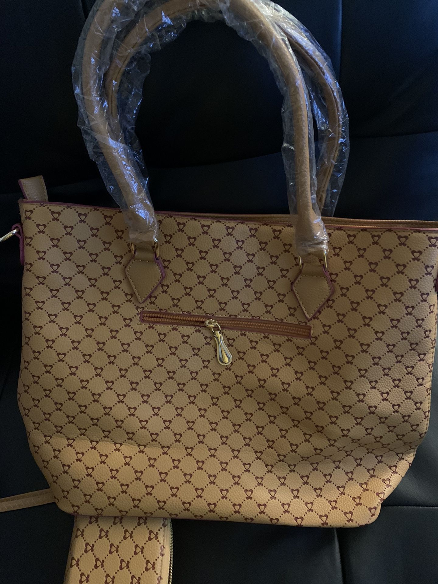 Gucci Large Leather Bag & Wallet
