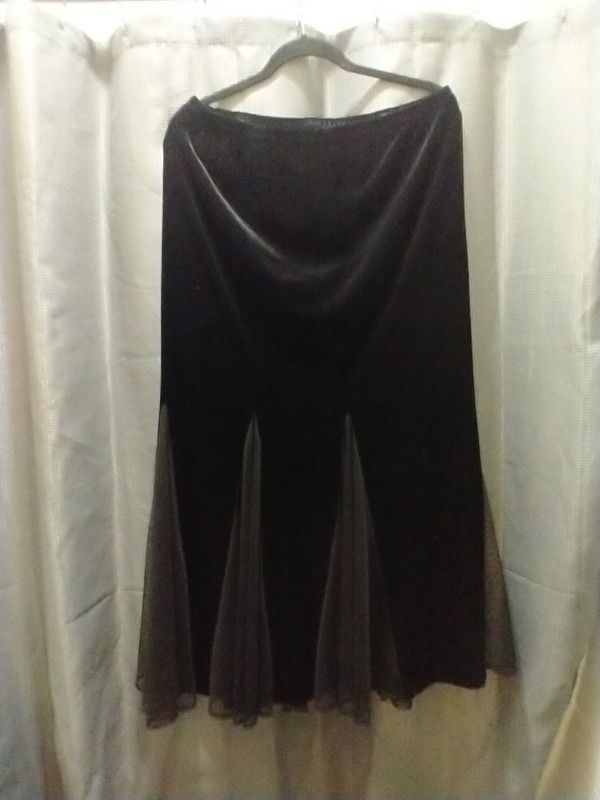 Jessica Howard Evenings Velvet Skirt With Tulle Pleats Size 12