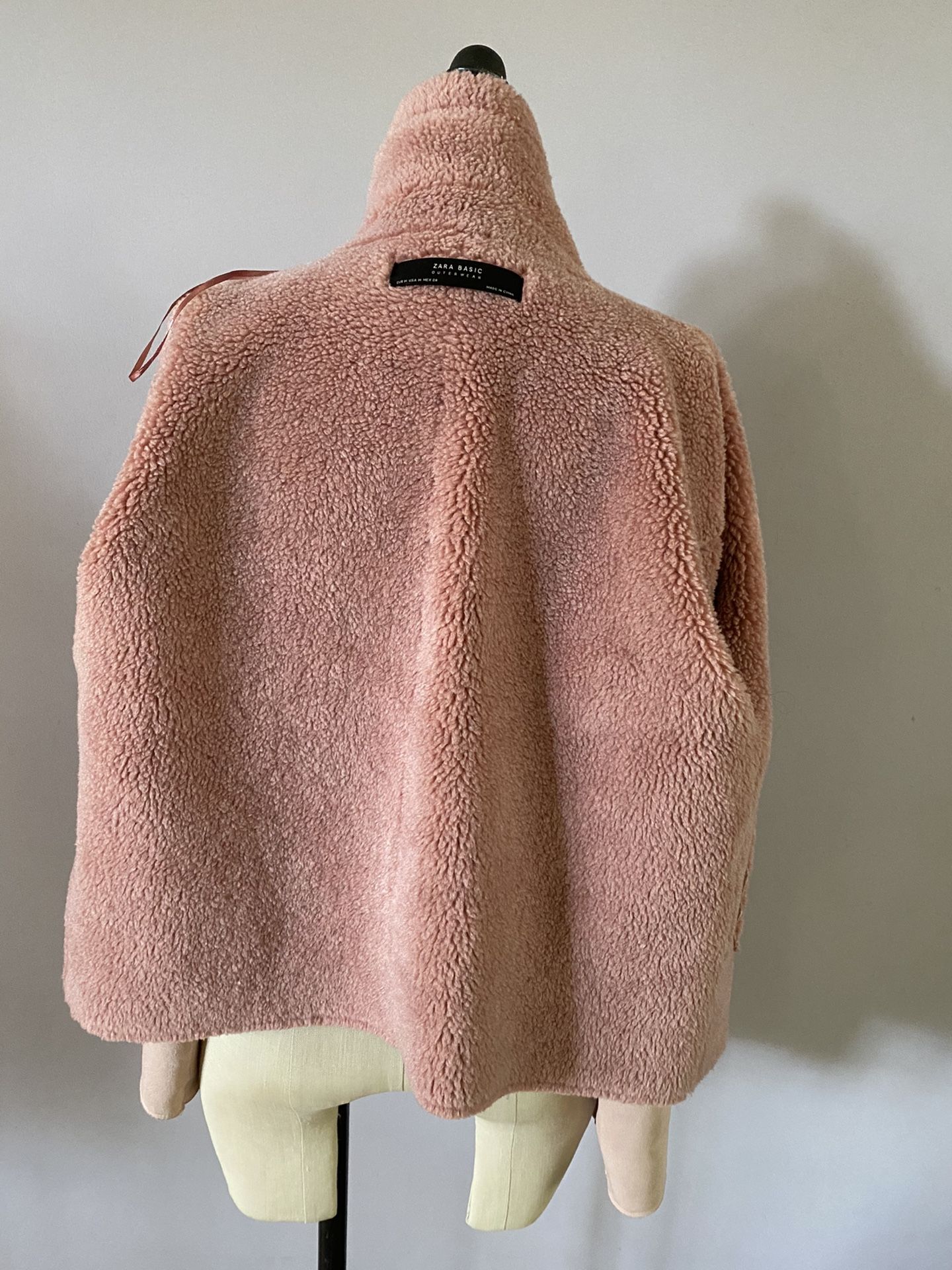 Zara faux shearling jacket size Medium. Dusty pink color