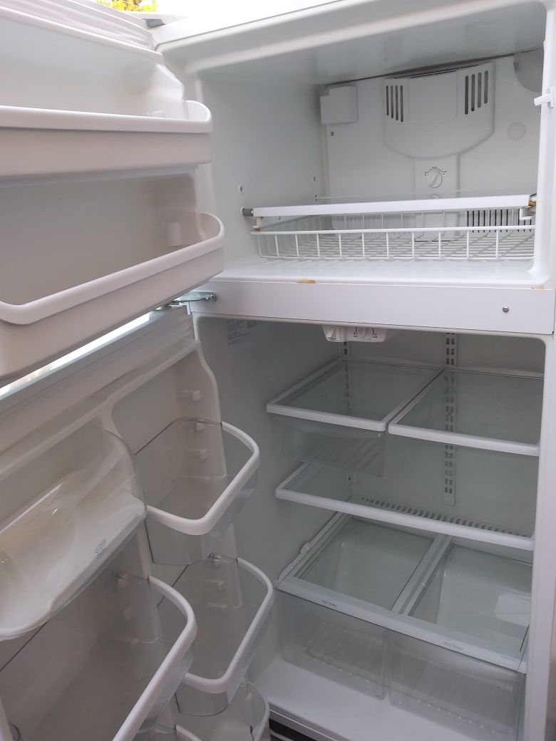 APT SIZE FRIDGE LIKE NEW GLOSSY FINISH