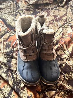 Kids L L Bean Snow Boots Size 2 Thumbnail