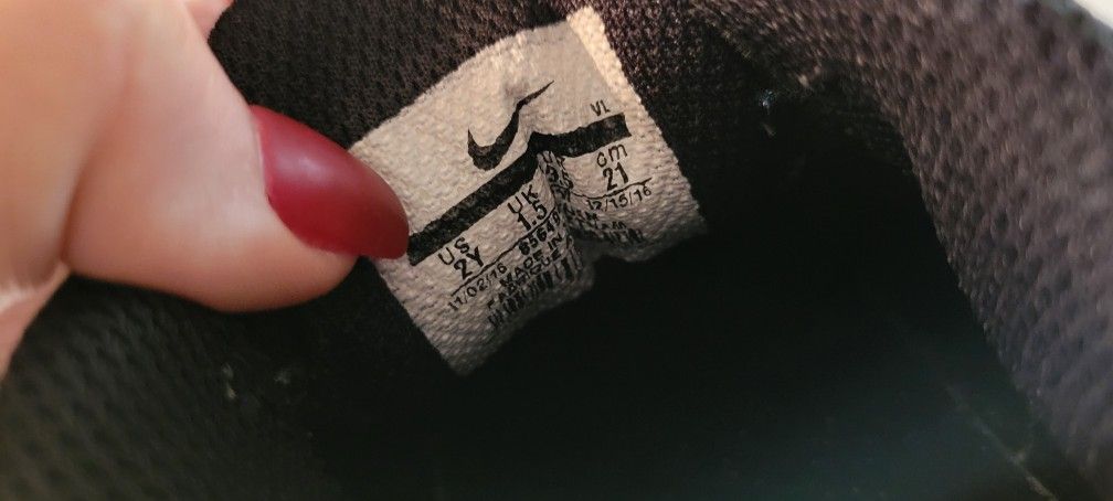 Youth Nike Cleats Size 2Y