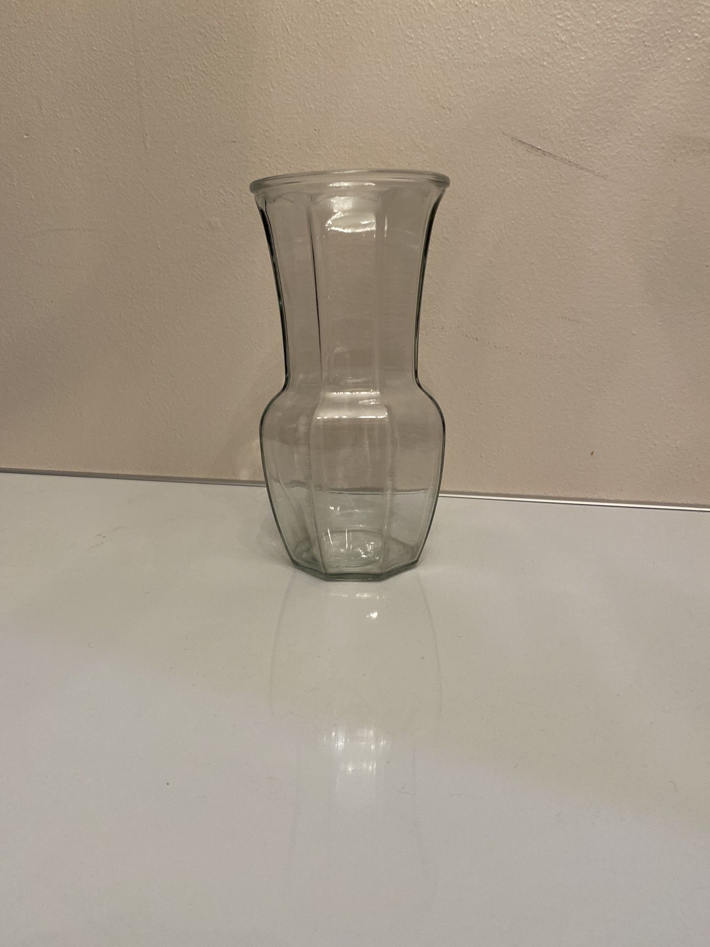 Clear glass vase
