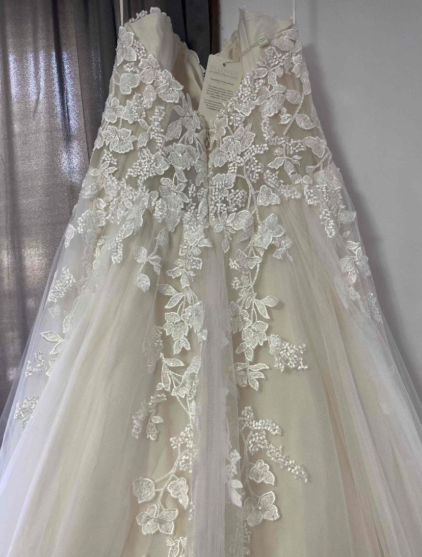 Brand New Casablanca Beloved Wedding Dress