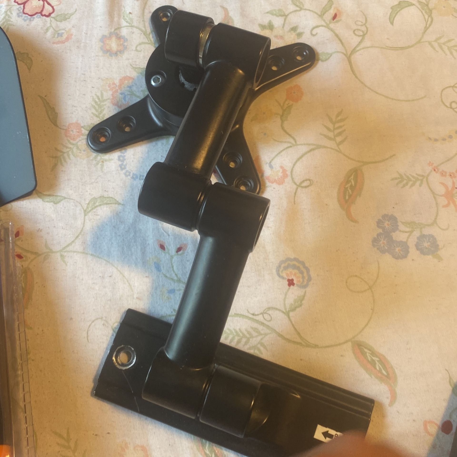 Tv Mount& Garden Tool Set