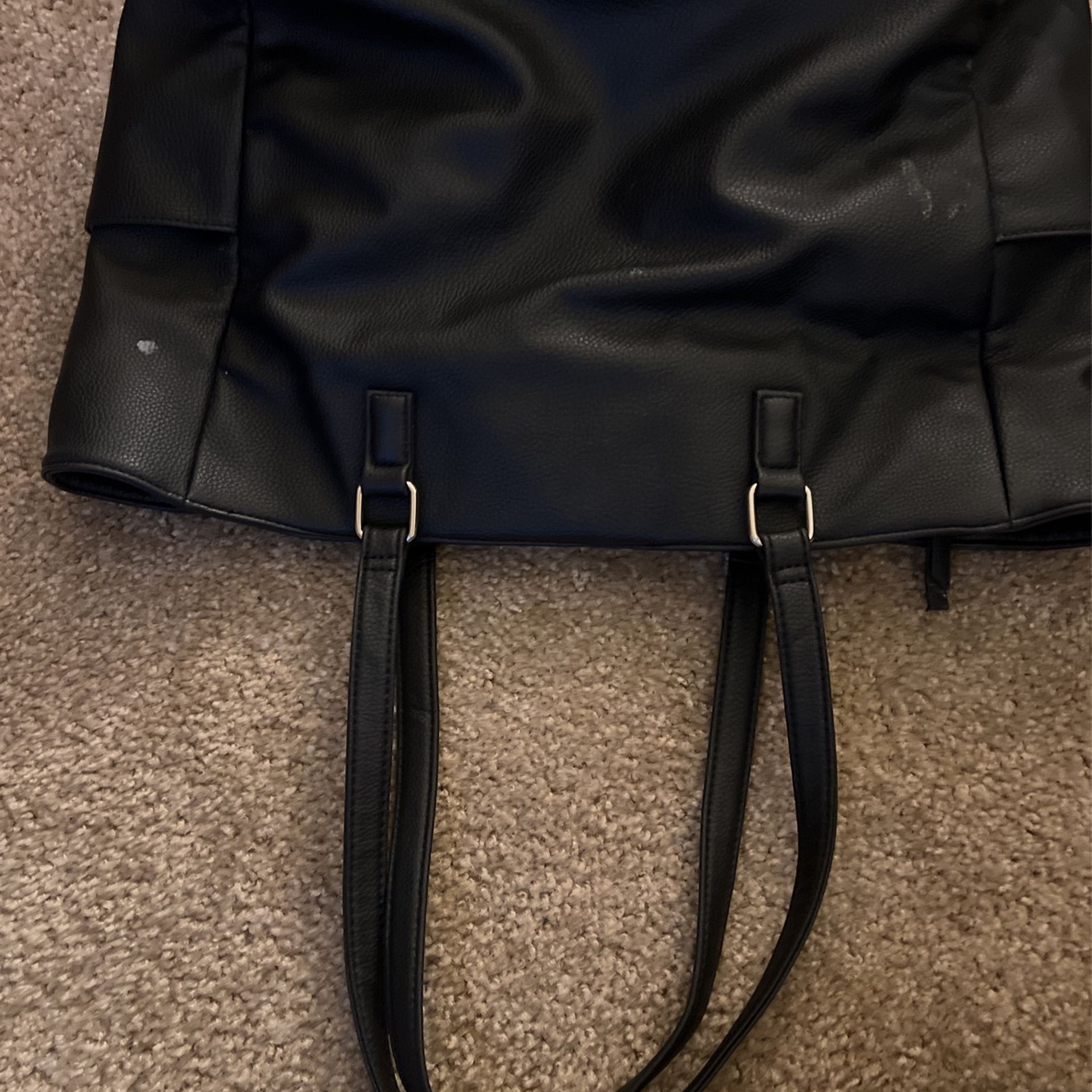  Dry Large Black Bag In Great Condition With Many Compartments 