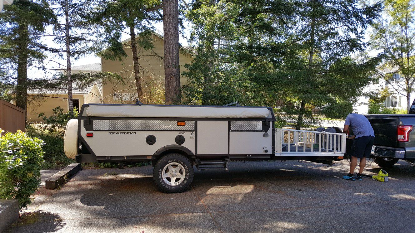 2008 Fleetwood E2 Toy Hauler Popup Camper For Sale In Dupont Wa Offerup