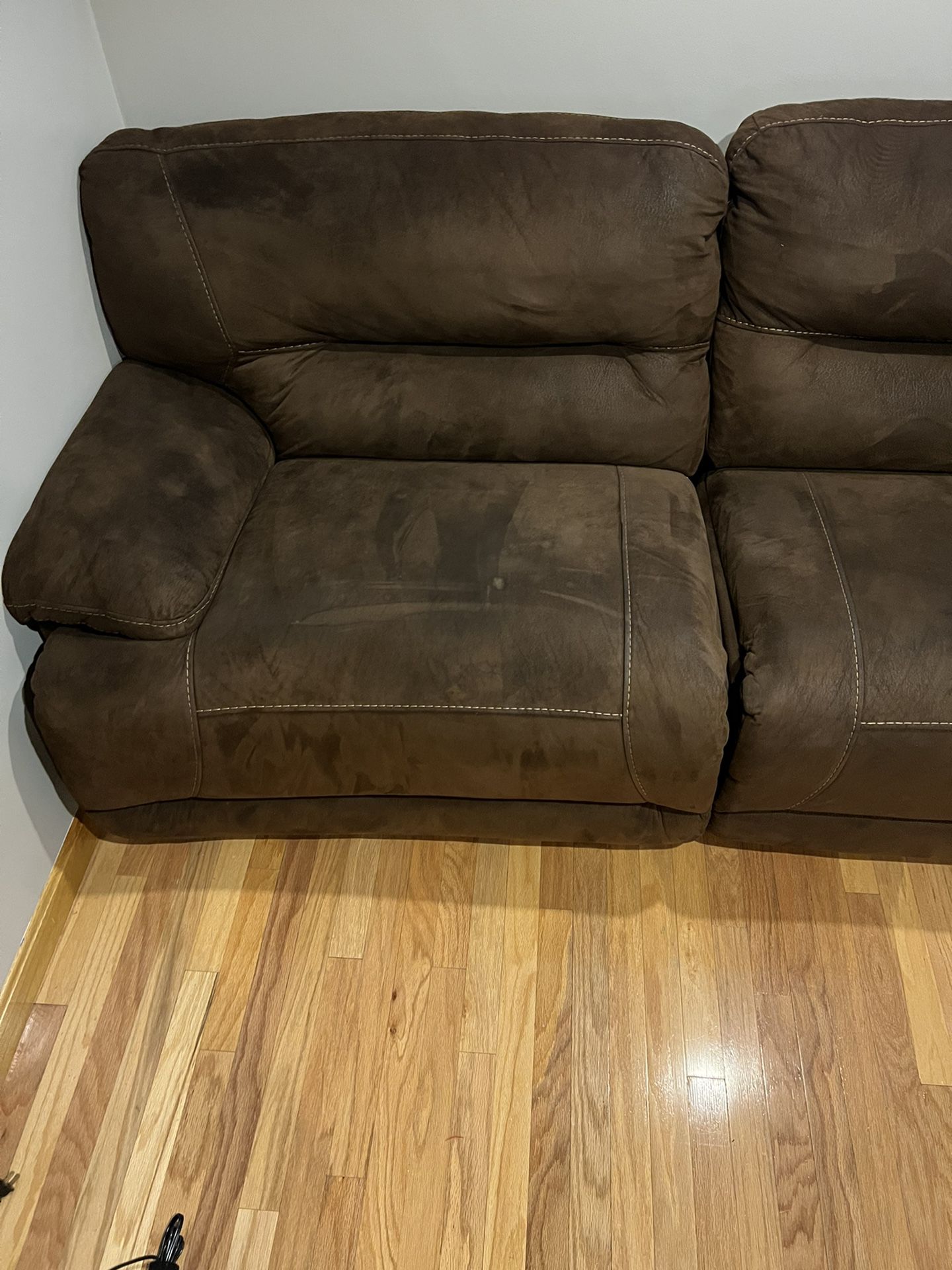 3 Piece Reclining  Couch With Chaise