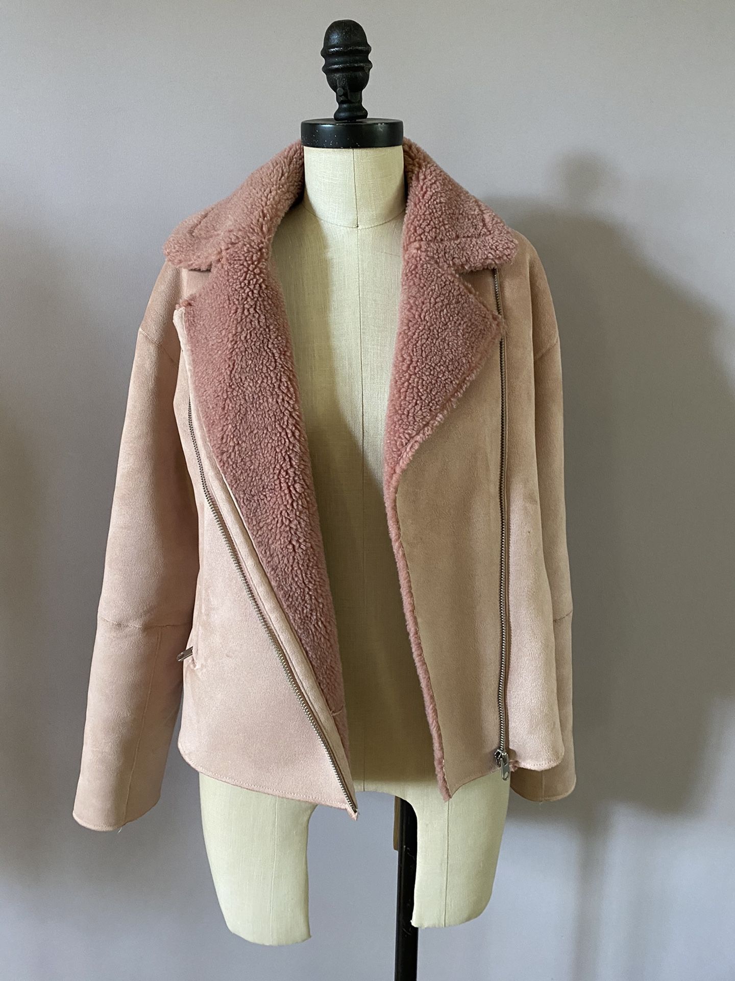 Zara faux shearling jacket size Medium. Dusty pink color