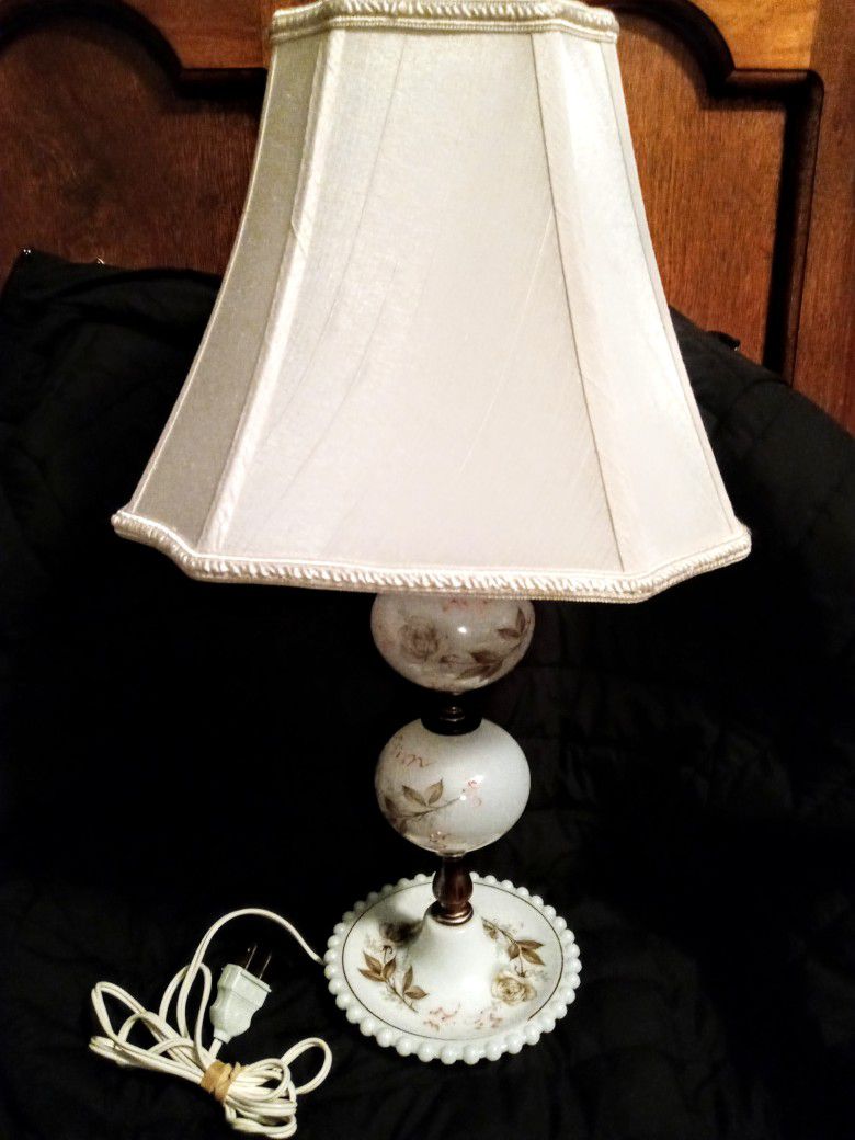 VNTG. Milk Glass Lamp 