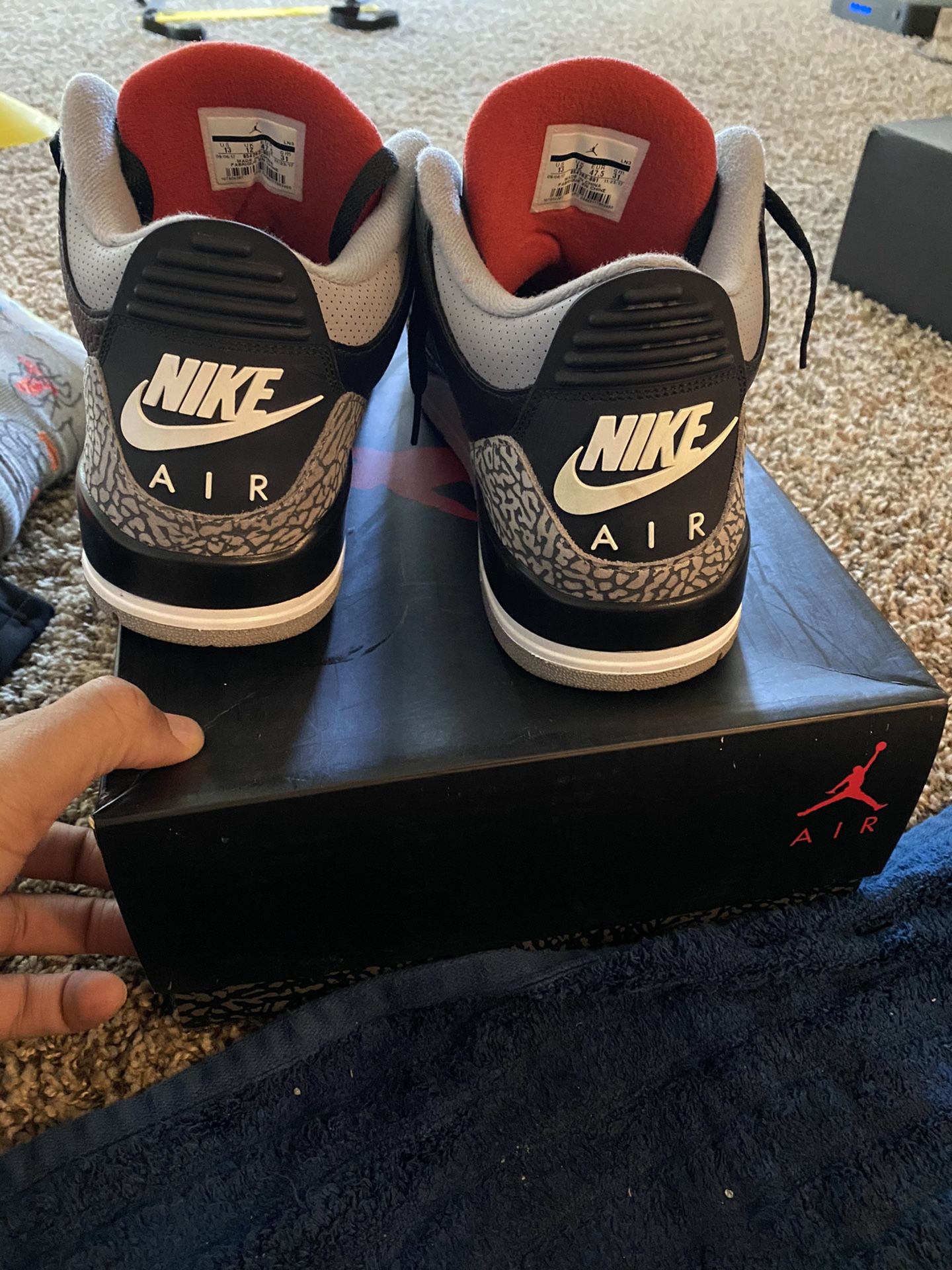 Retro Jordan Black Cement 3s