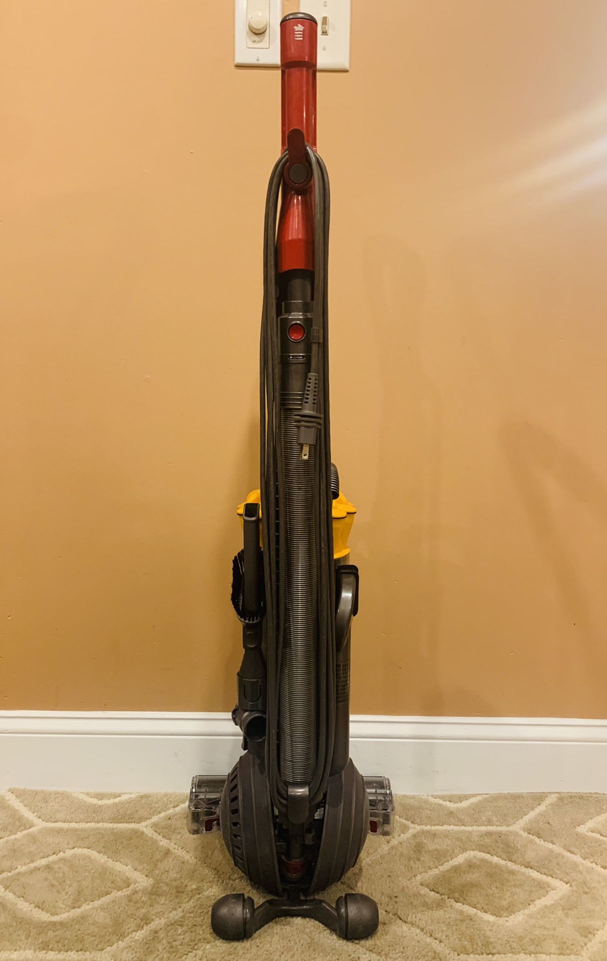 Dyson DC 40 vacuum cleaner
