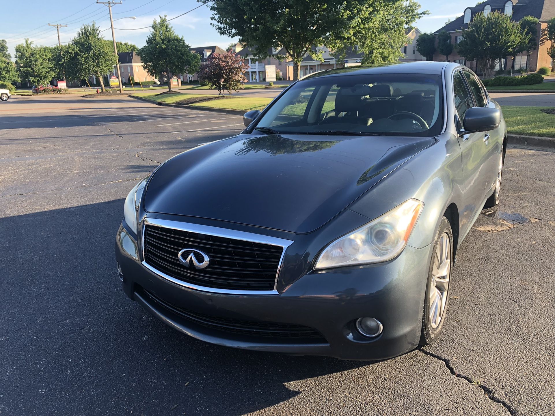 2012 Infiniti M37
