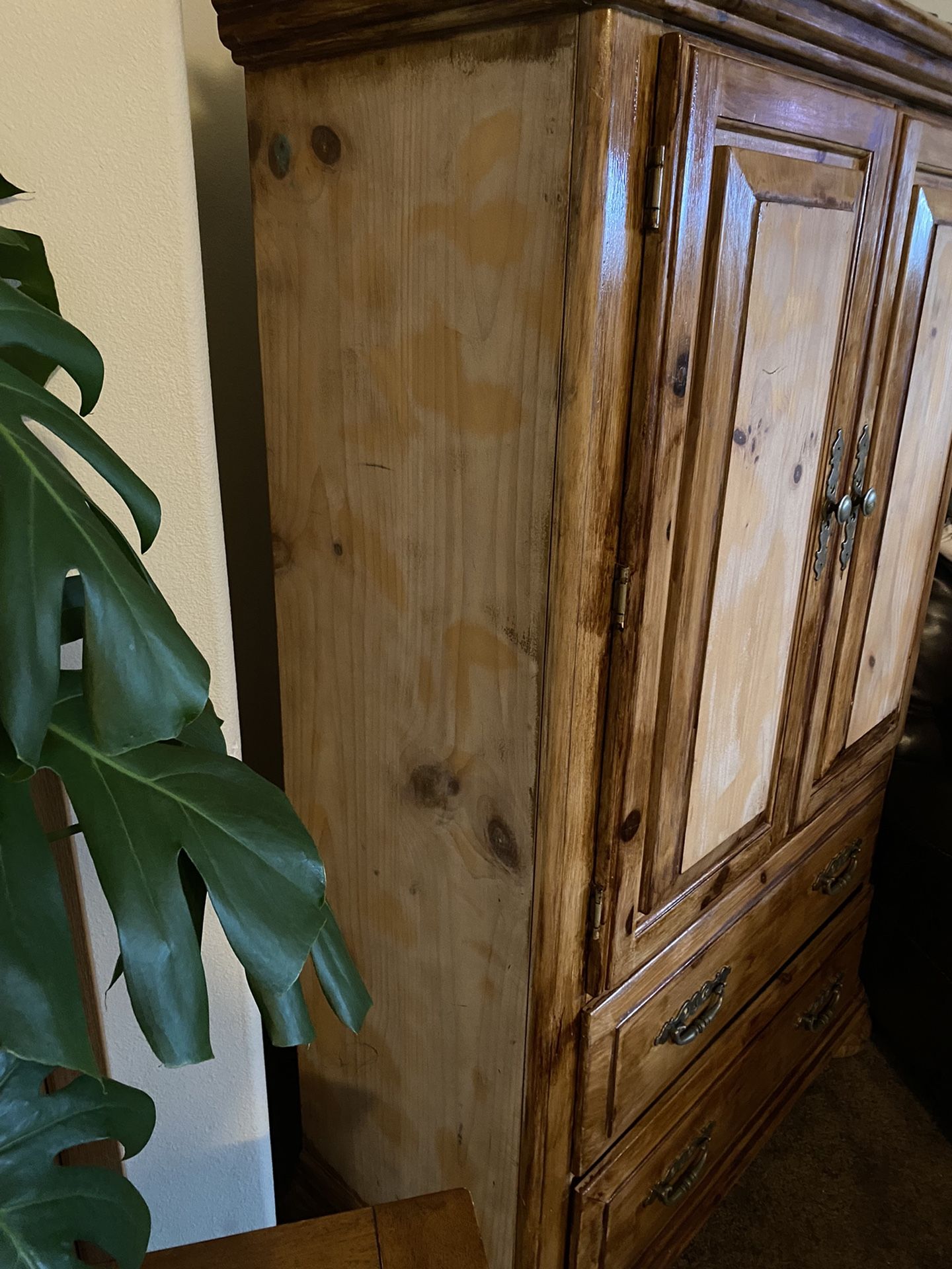 Elkin Collection Armoire
