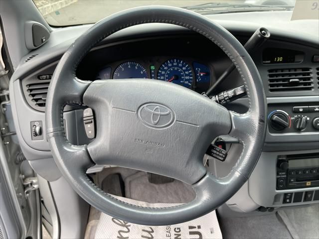 2002 Toyota Sienna