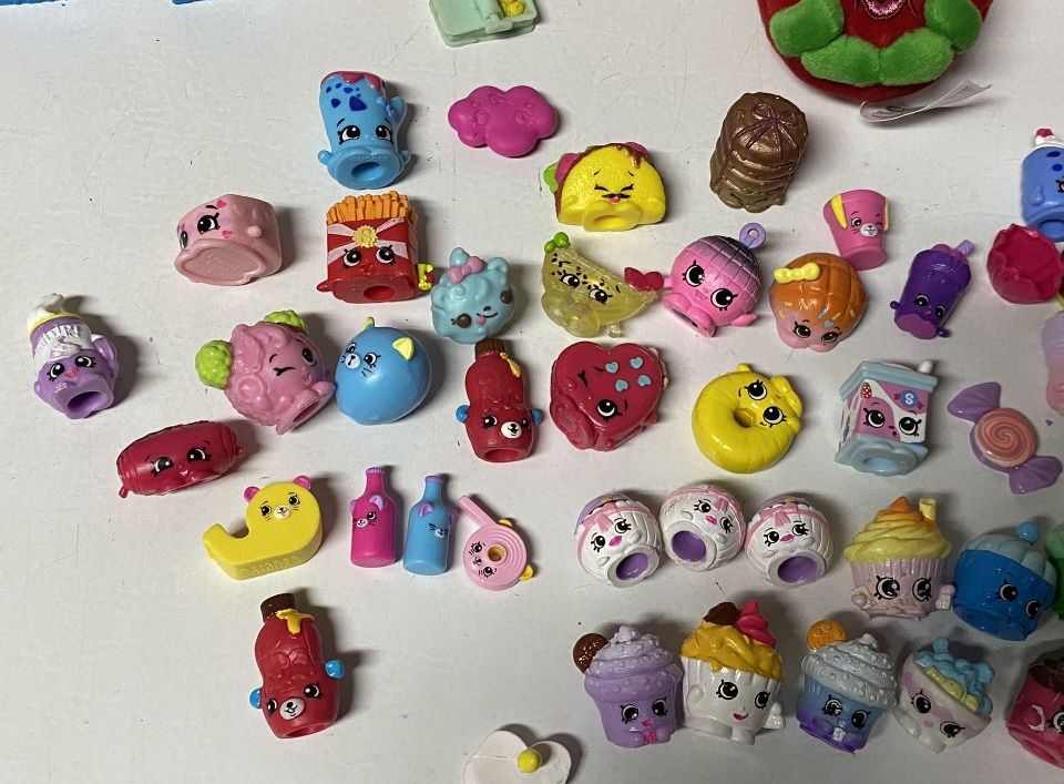 Shopkins Big Lot Of Candy Store Bakery Car Toys