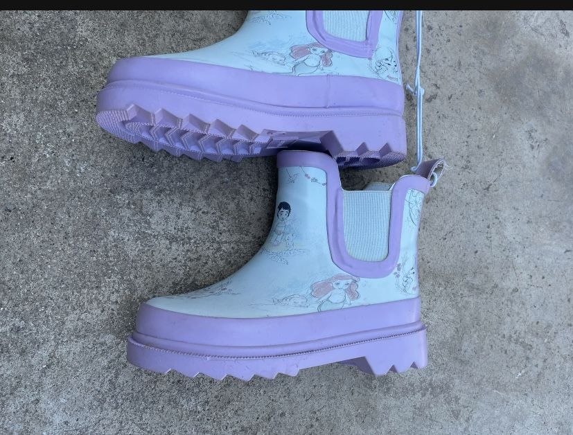 Disney Animation colection rain boots size 7