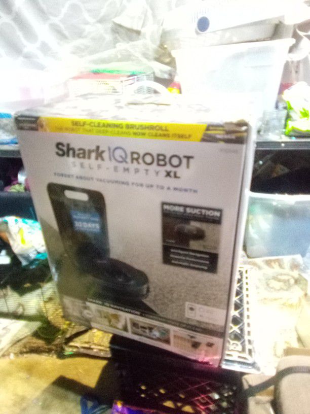 Shark IQ Robot Self-Empty XL