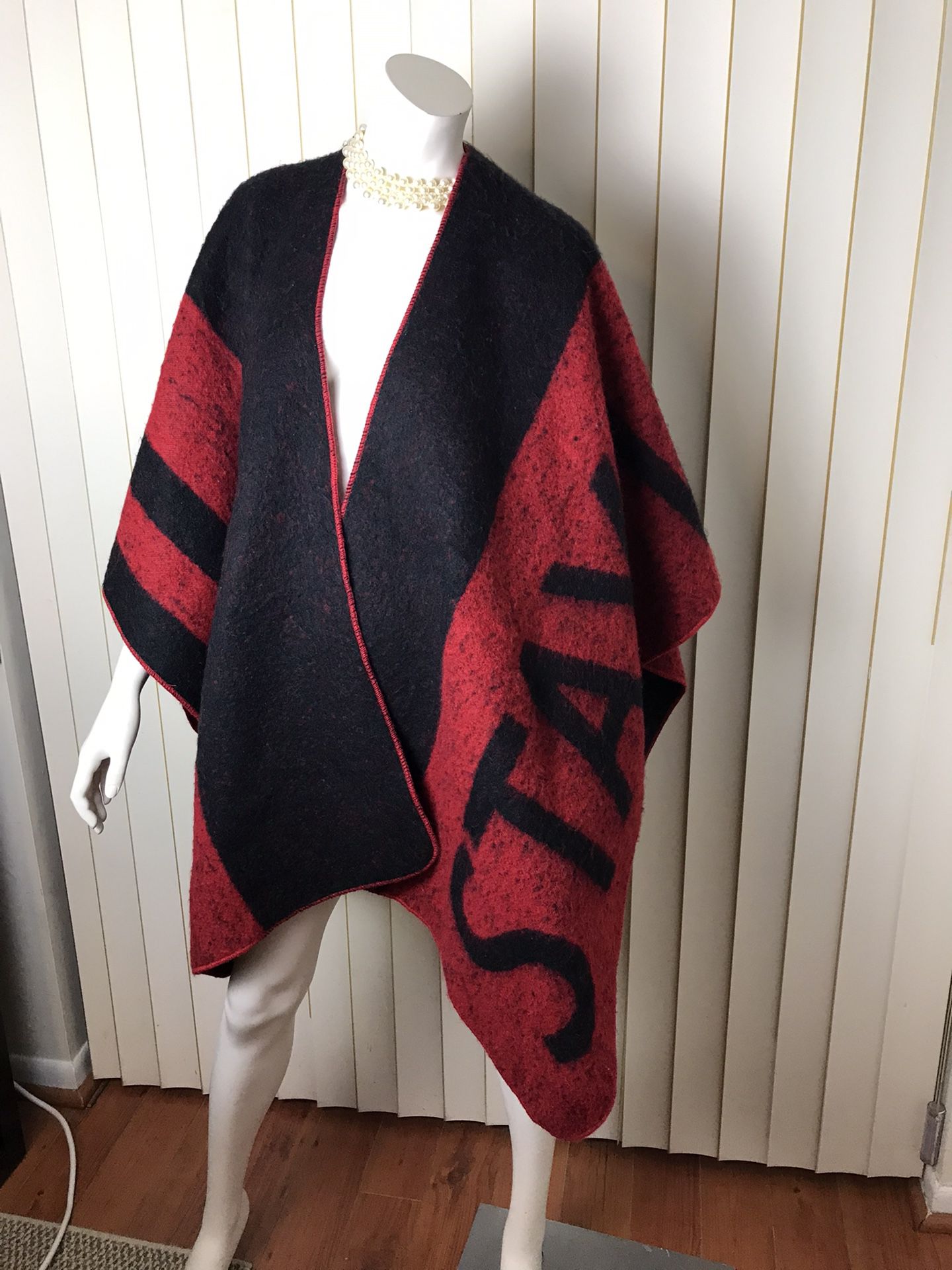 Steve Madden Poncho/shawl/ Red/black 