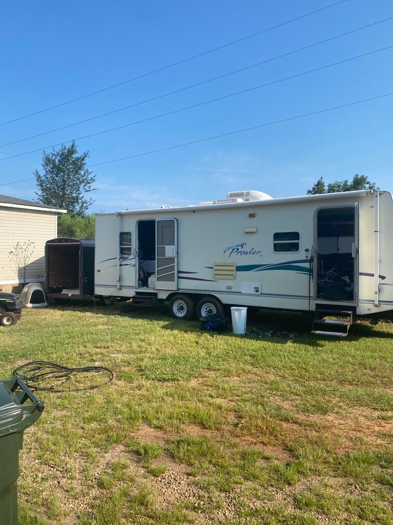 27' prowler camper 2000 for Sale in Greenville, SC - OfferUp