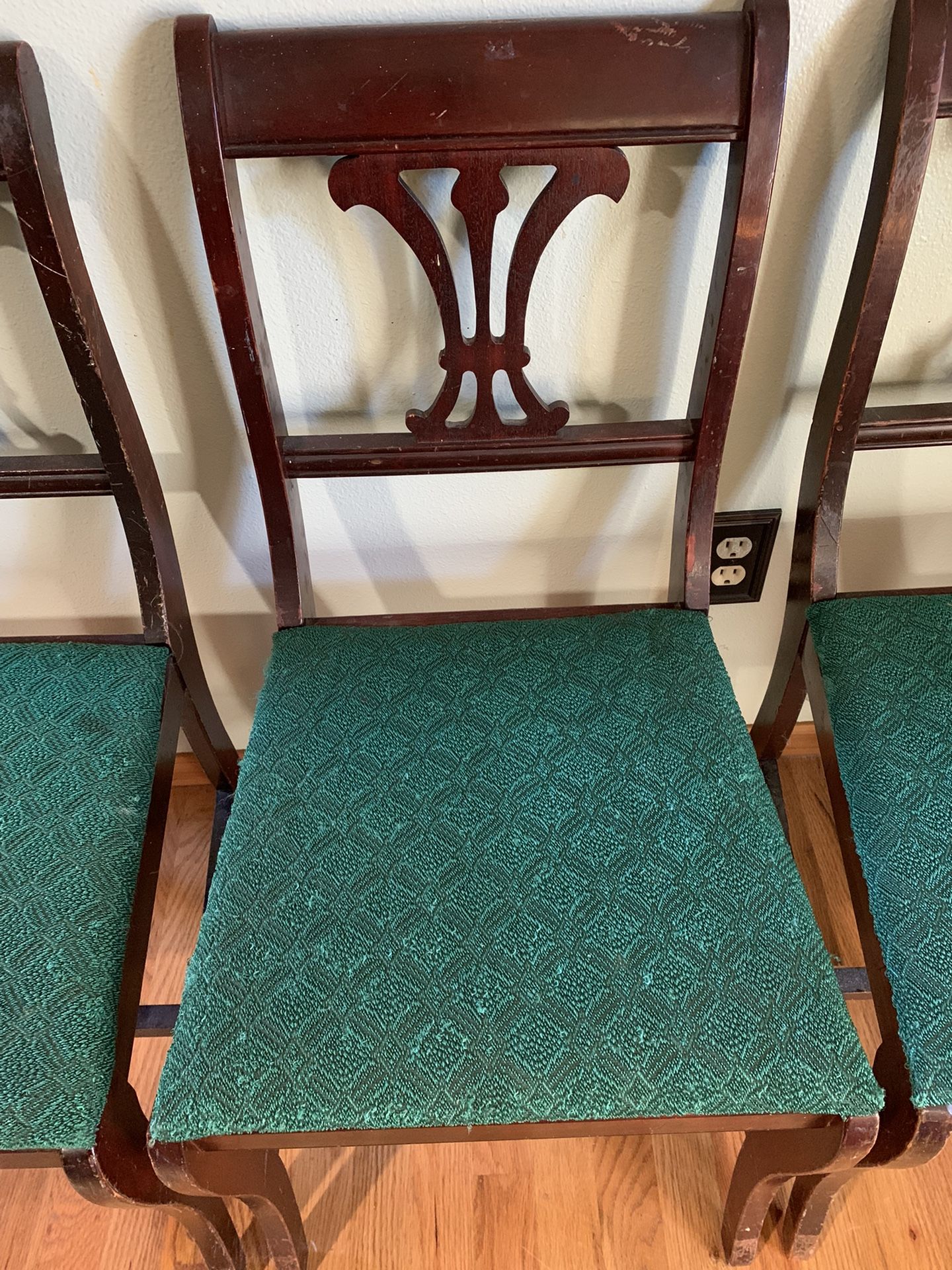 4 Antique Wooden Dining Chairs Retro Vintage!