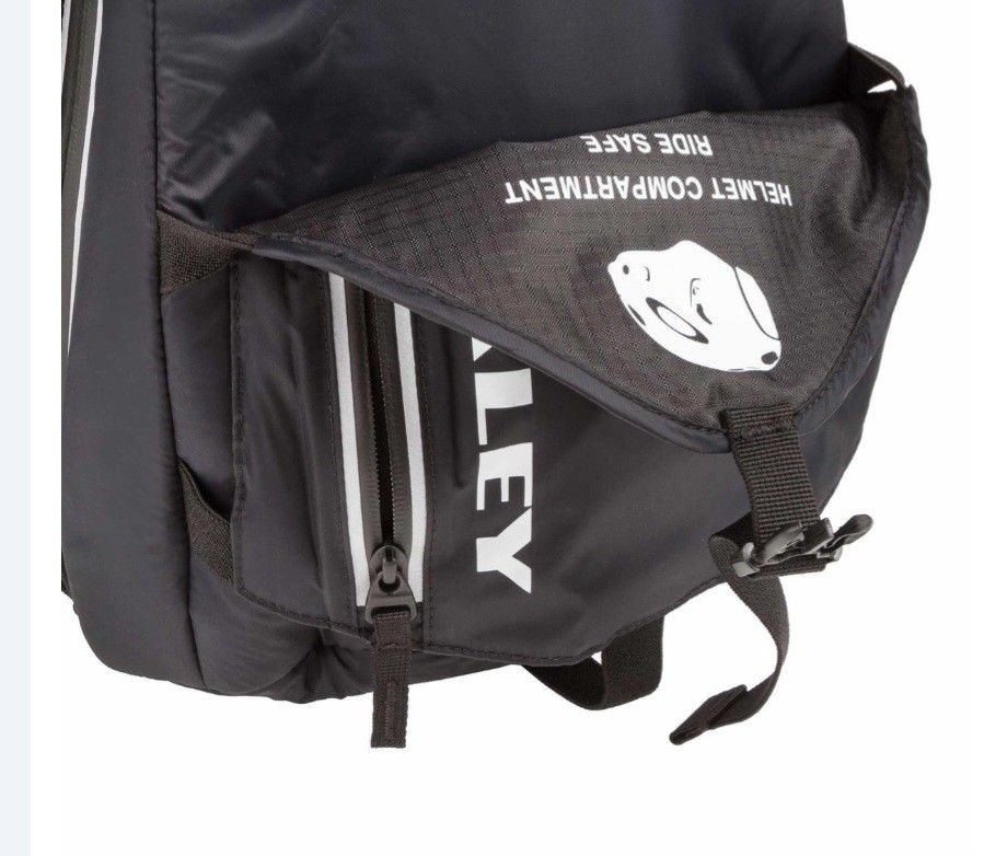 Oakley Commuter Helmet Backpack