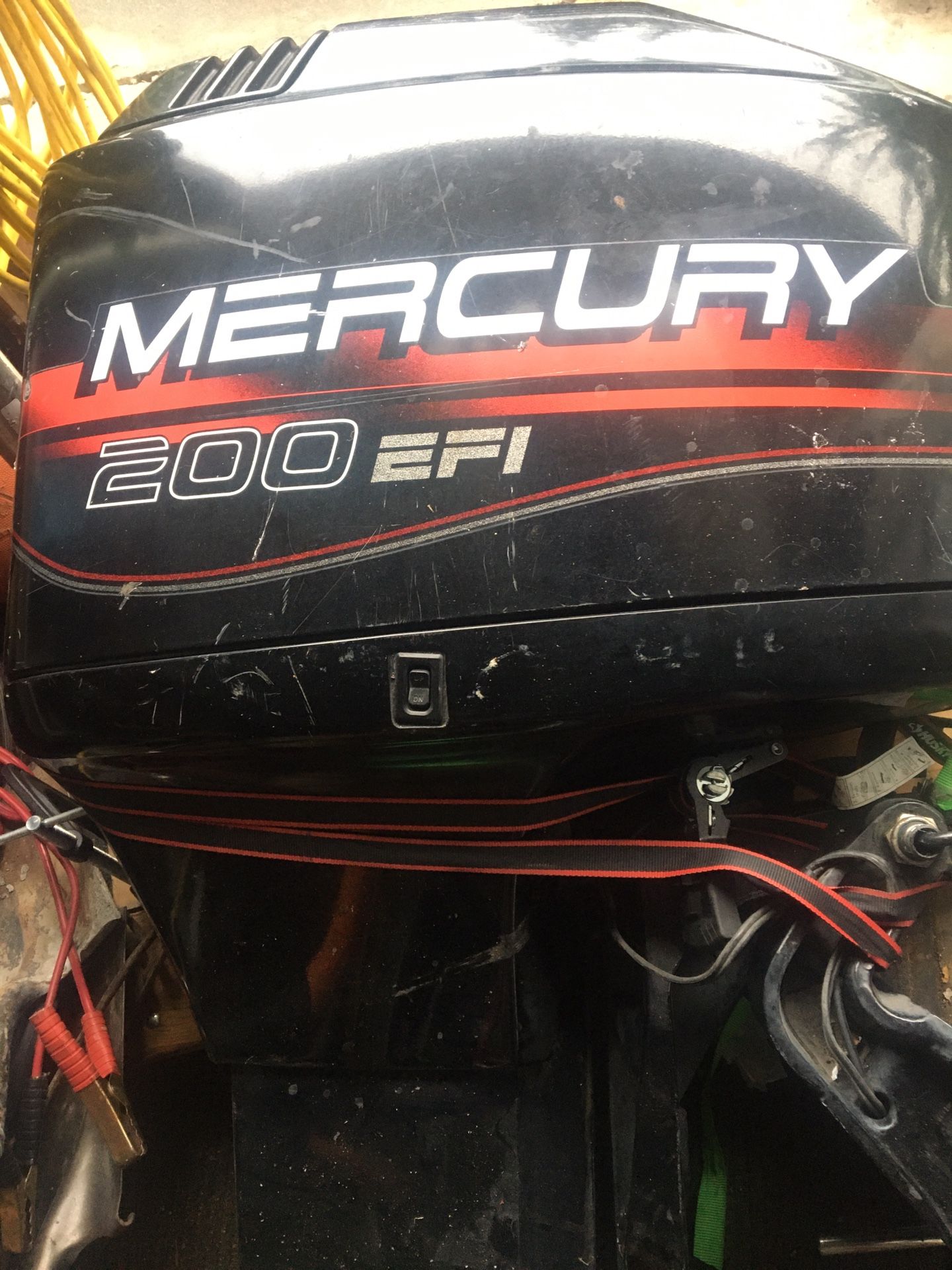 1996 Mercury 200 EFI outboard boat motor /has one bad/Burt piston!buy
