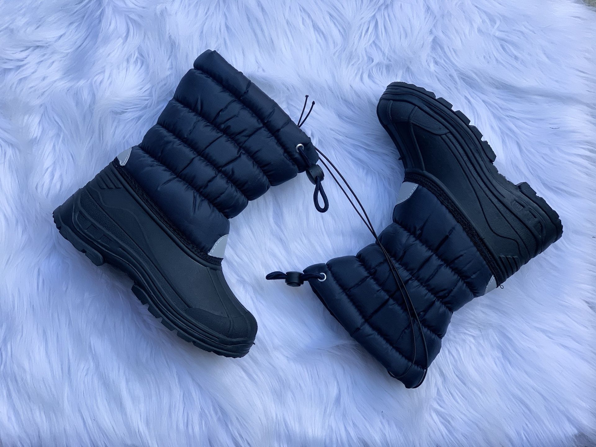 Snow boots for kids / kids snow boots/ botas para la nieve de niños sizes 9,10,11,12,13,1,2,3,4, ... $25 each pair