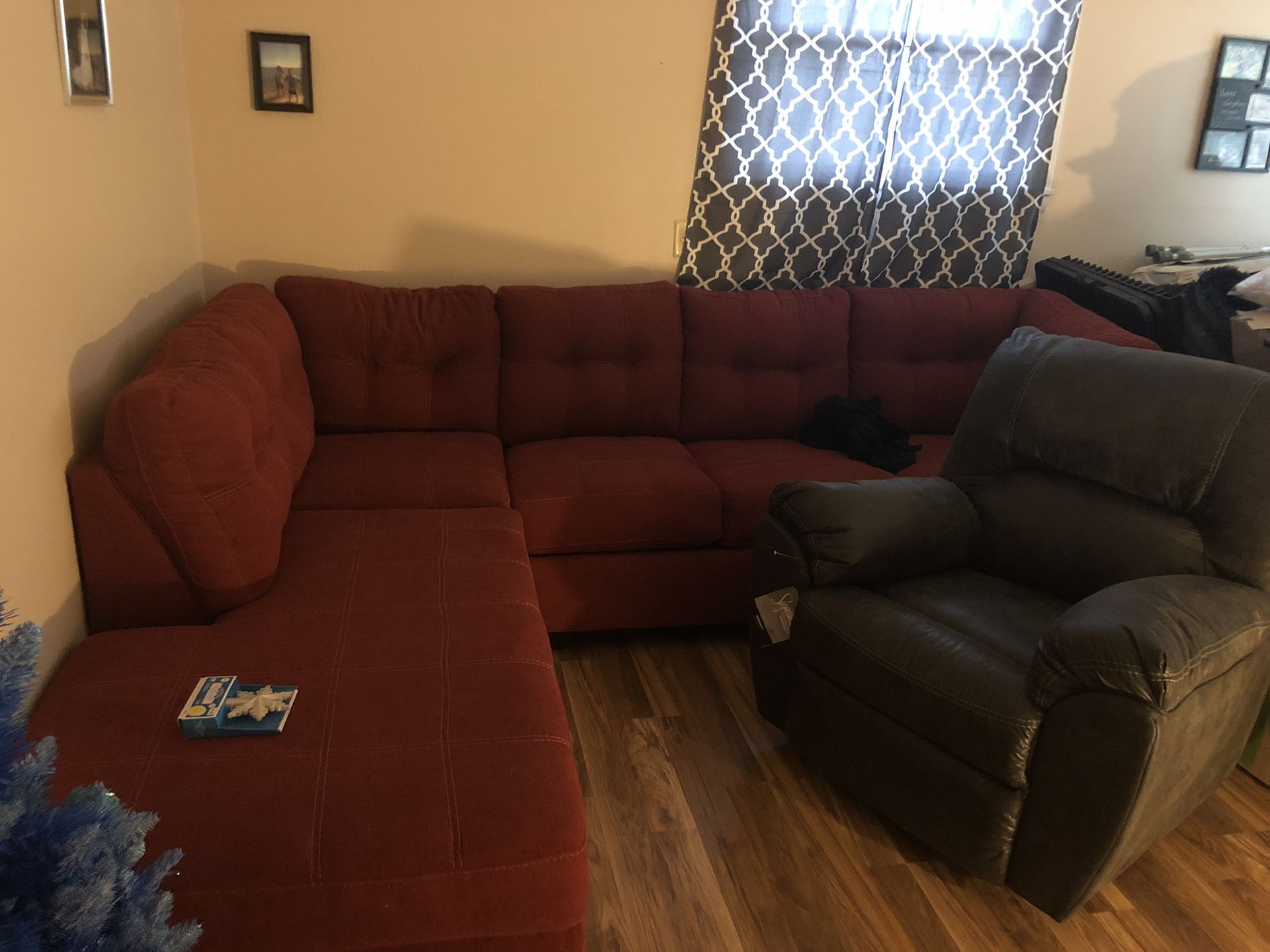 sienna sectional with RAF chase and full sleeper sofa like new! Need to sell this week!