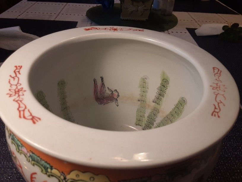 6,5 INCHES Tall AND 8INCHES Wide At Top VERY UNIQUE LOOKING ASIAN FISH BOWL
