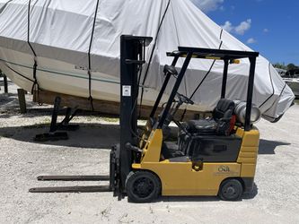 Very nice Cat 3500lb Three Stage Forklift   Works Perfect    Thumbnail