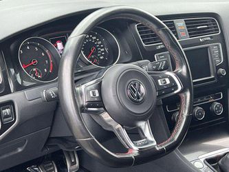 2016 Volkswagen Golf GTI Thumbnail