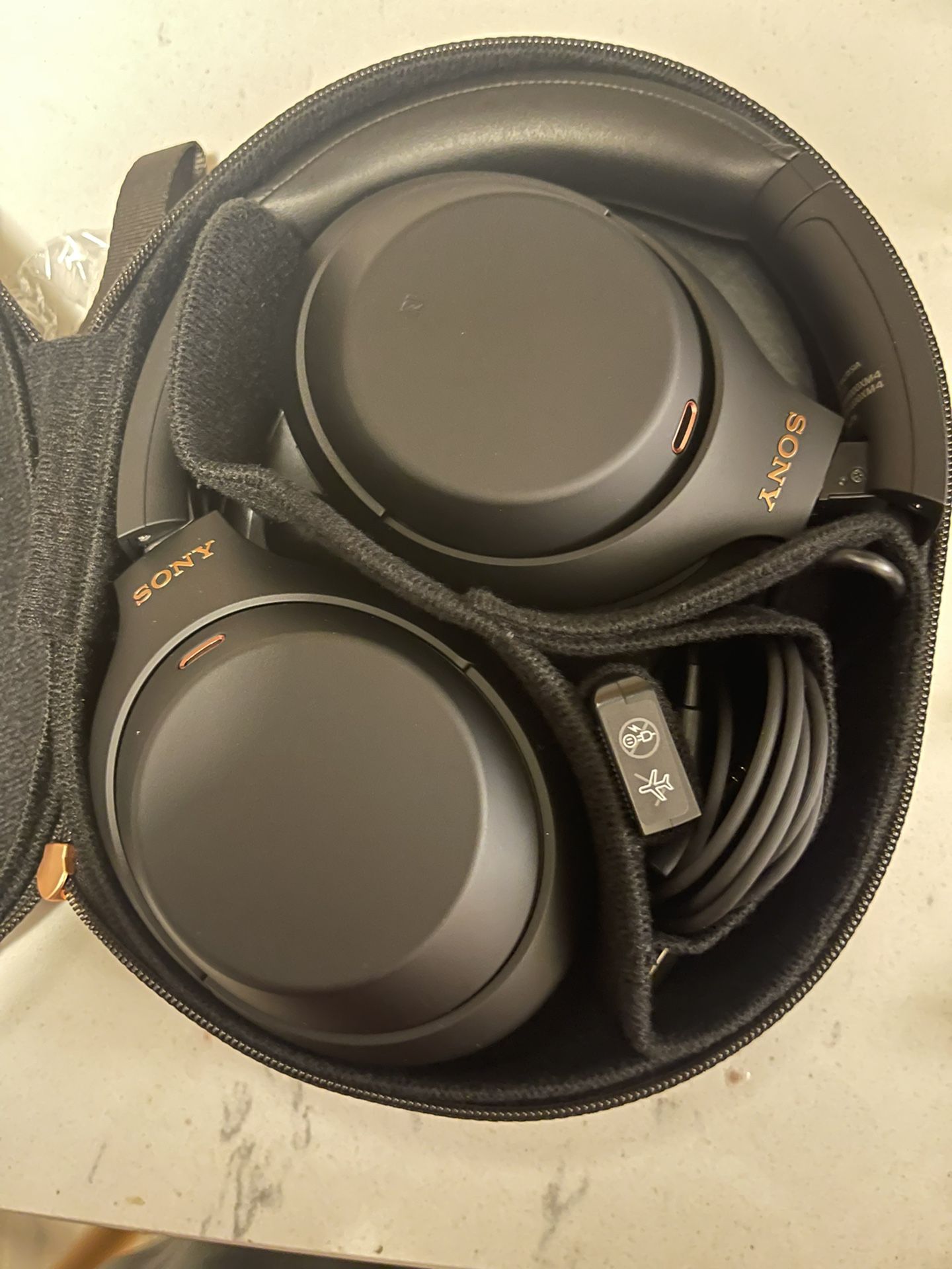 NEW SONY M4 NOISE CANCELLING HEADPHONES
