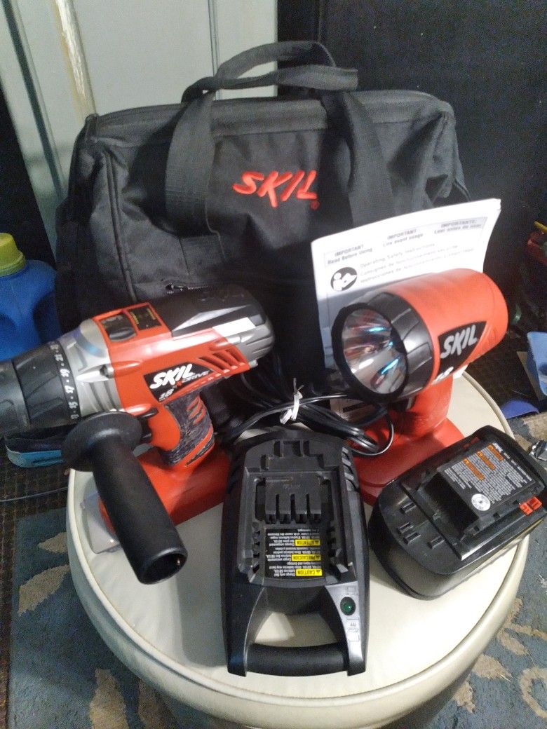 SKIL X DRIVE 18VOLT DRILL & FLASHLIGHT Combo