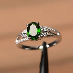 "Refine Oval Pure Zircon Romantic Silver Elegant Rings for Women, PD593
 
 Thumbnail