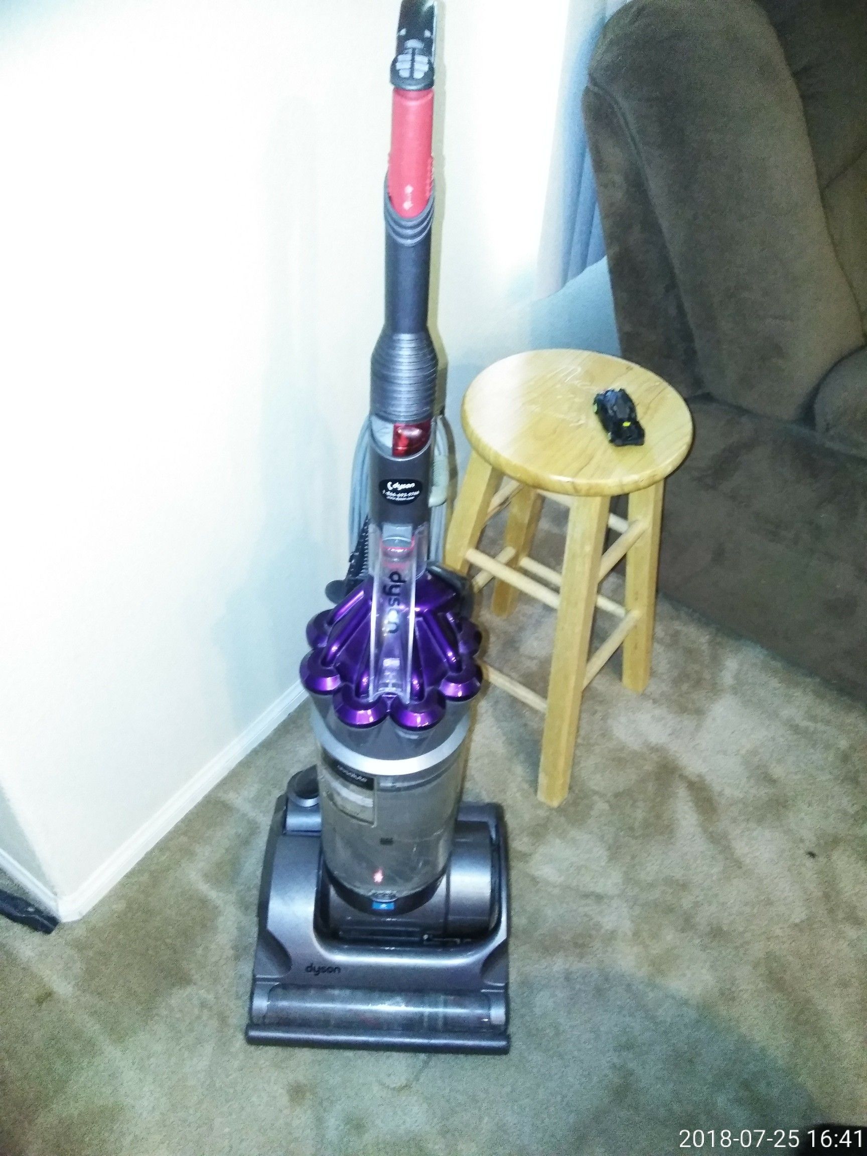DYSON VACUUM