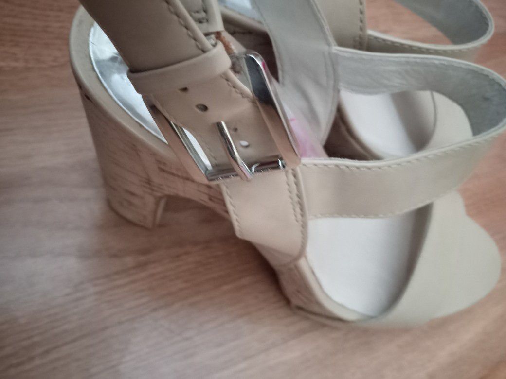 Michael Kors  Sz9.5 Platform Sandal Heels 