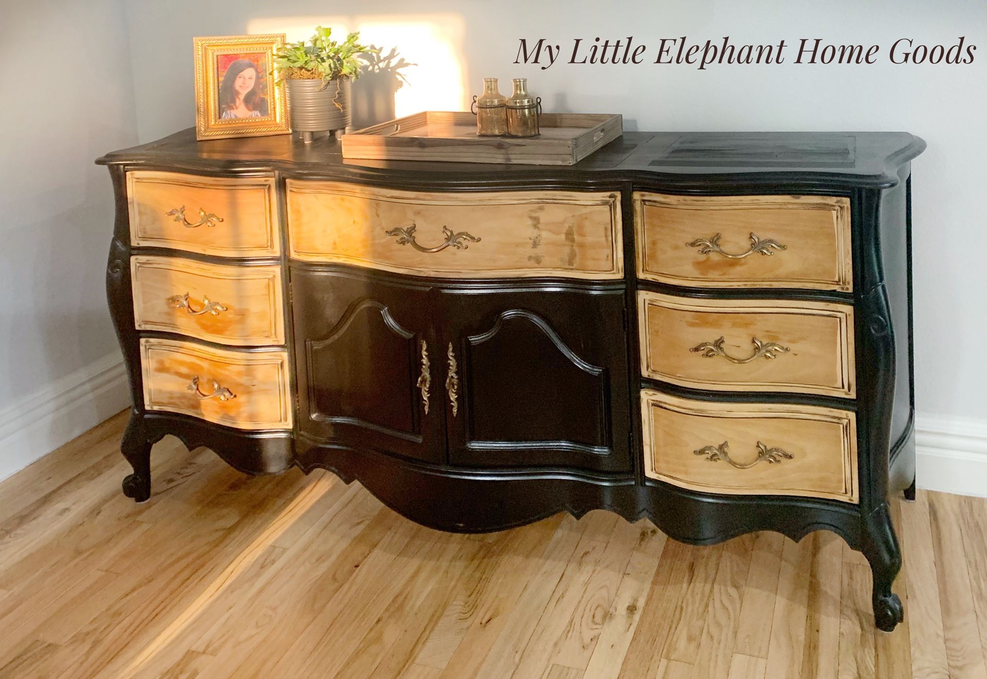 Vintage 9 Drawer Dresser